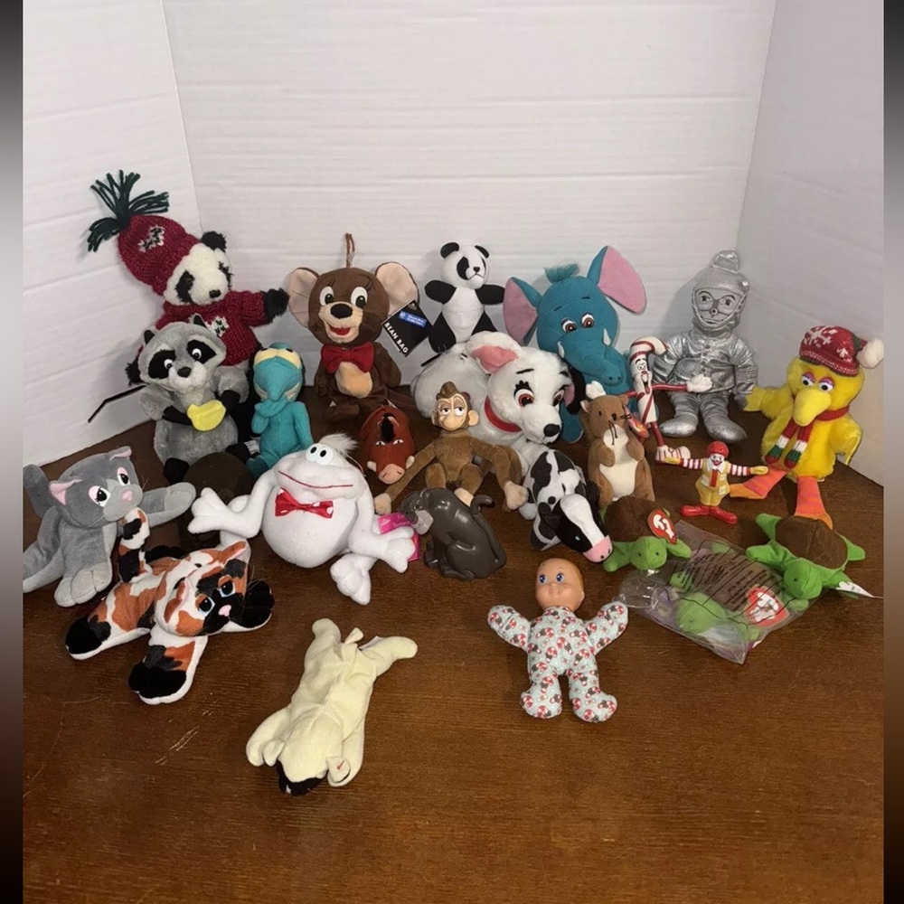 25 Vintage Assorted Toys. A Collectors must have!